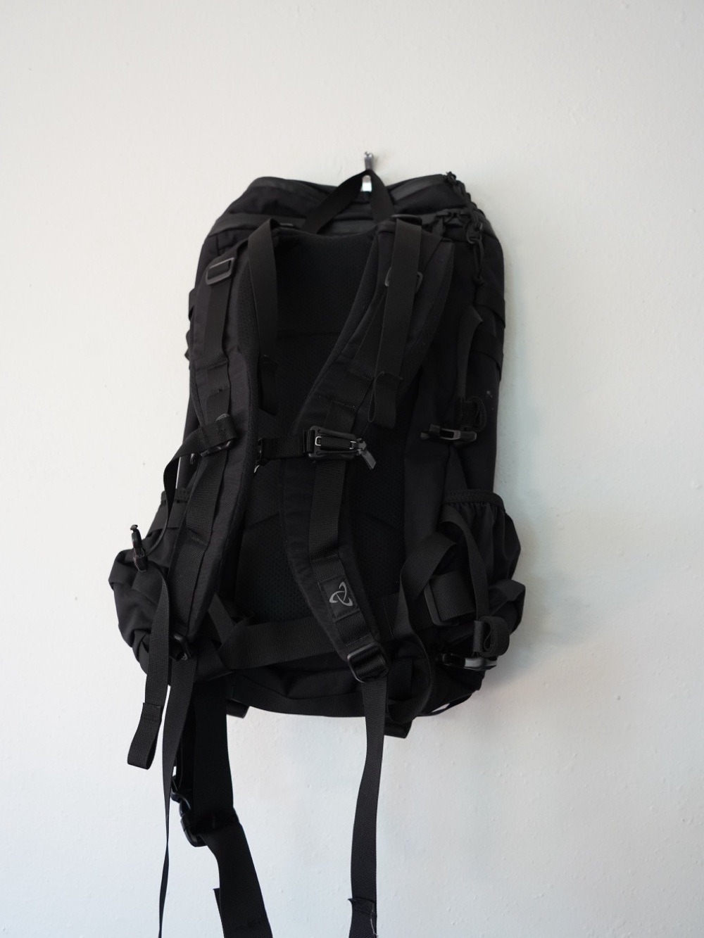 MYSTERY RANCH Blitz 30 Backpack Black MOLLE Tactical Used - Picture 10 of 13